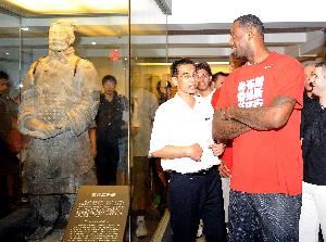 久违了！詹姆斯时隔六年再次造访中国 上次是19年参加NBA中国赛