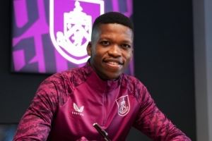 官方：伯恩利租借本菲卡中场弗洛伦蒂诺-路易斯，明夏可选择买断