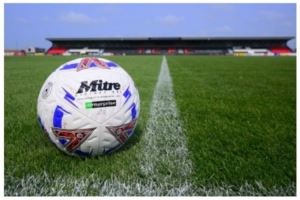 太阳报：英格兰第五级别联赛两球员头部相撞，比赛直接被叫停