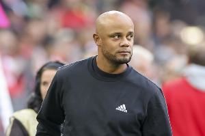 孔帕尼：穆西亚拉、凯恩和奥利塞，他们都将会是未来的金球候选