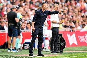 范佩西：我们上半场的进球不该吹无效，裁判中场休息时向我道歉了