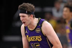 范德比尔特：里夫斯会迎接每一个挑战 两场比赛90多分太疯狂了