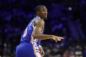 第二节10中6轰17分！马克西半场18中8砍下22分4助攻 正负值+12