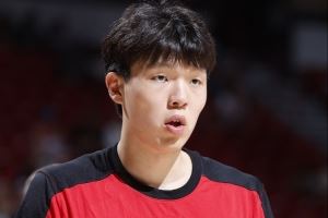 媒体人：杨瀚森得自己够硬 目前确实没达到标准 但赛季是漫长的