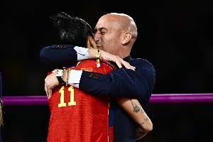 西媒:前西足协主席鲁比亚莱斯出新书,澄清他被解职事件