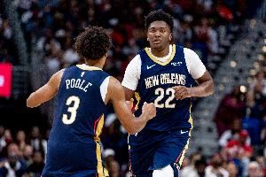 奎因昨日砍12分8板7助4断!小乔丹:小子你得站起来接受采访表扬