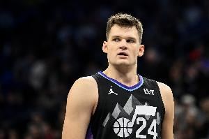 亨德里克斯:凯斯勒是我们防守体系重要部分 我要承担更多护筐