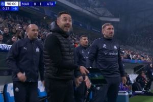 认为亚特兰大手球在先,德泽尔比手持平板中的视频回放向裁判理论